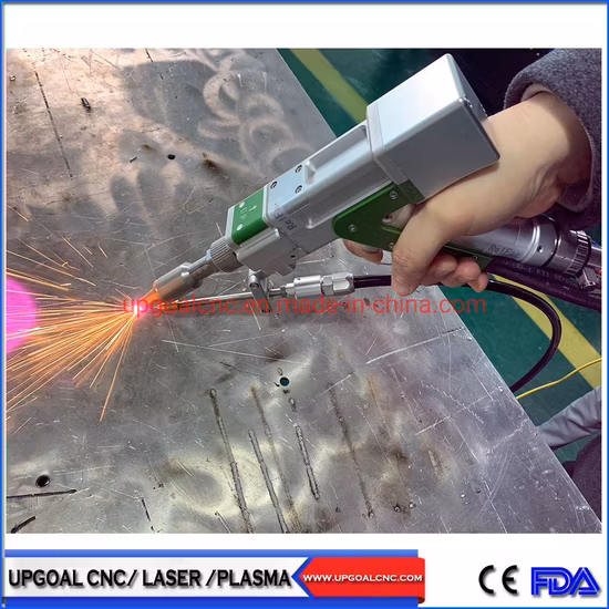 Nueva máquina cortadora y limpiadora de soldadura láser de fibra portátil combinada de 2000W Función 3 en 1 para acero al carbono/acero inoxidable/lámina galvanizada/aluminio 20% de descuento